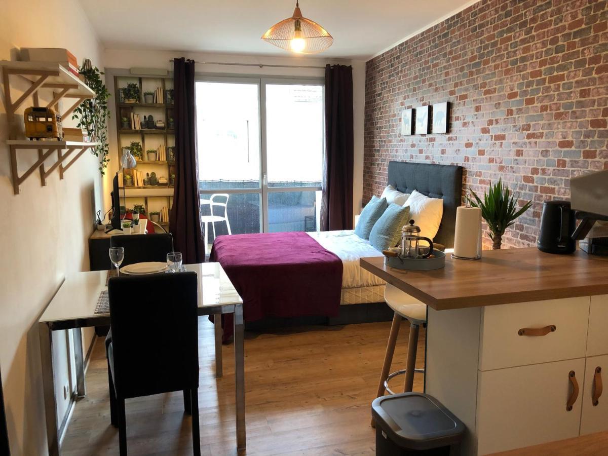 Studio Avec Balcon & Parking Gratuit - Tours Gare Esterno foto